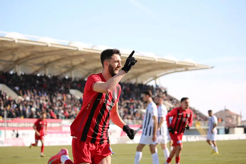 Vanspor deplasmanda lidere geçit vermedi