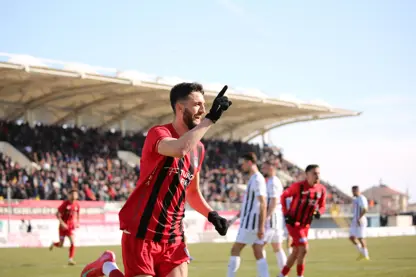 Vanspor deplasmanda lidere geçit vermedi 