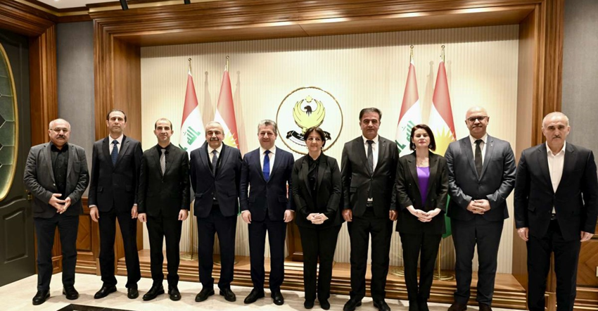 Mesrûr Barzanî li gel sandeya DEMê civiya