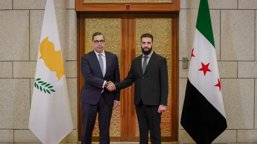 Serokê Sûriyê bi Wezîrê Derve yê Qibrisê Kombos re civiya