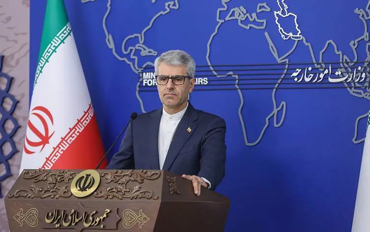 Îran: Em rewsa Sûriyê bi baldarî disopînin