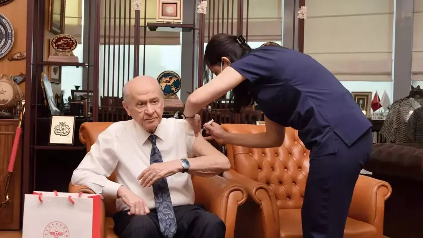 Serokê MHPê Devlet Bahçeli ji dilê xwe emeliyat bû