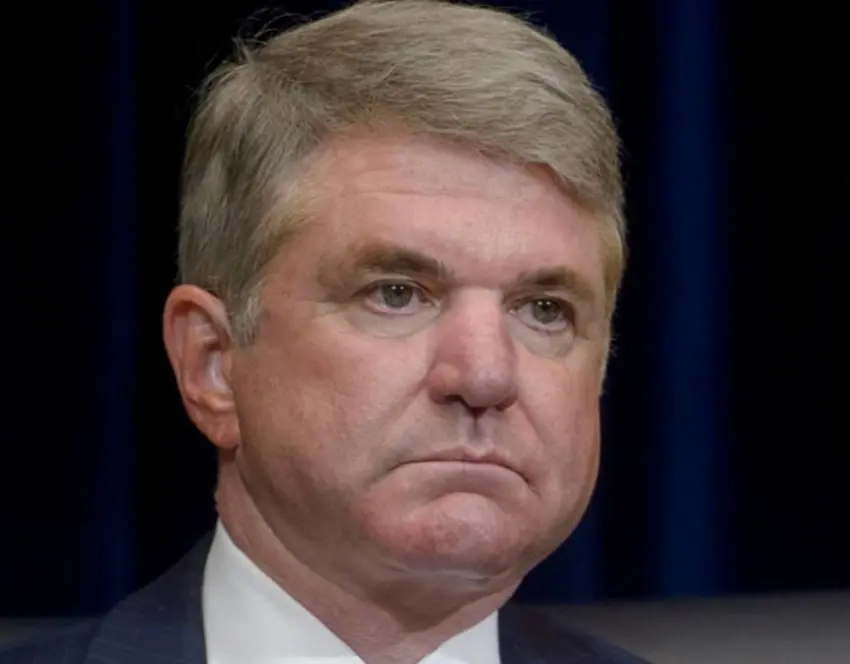 سەرۆکی كۆمیتەی پەیوەندییەکانی دەرەوەی ئەمریکا خوازیاری واژووی دەستبەجێی ڕێککەوتنی كانزایی لەگەڵ ئۆکراین بوو