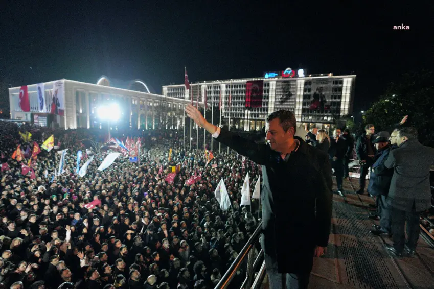 خۆپیشاندانی میلیۆنی تورکیا دەهەژێنێت