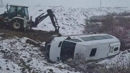 Çewlîg | Mînibusa karkeran qulipî: 9 kes birîndar bûn