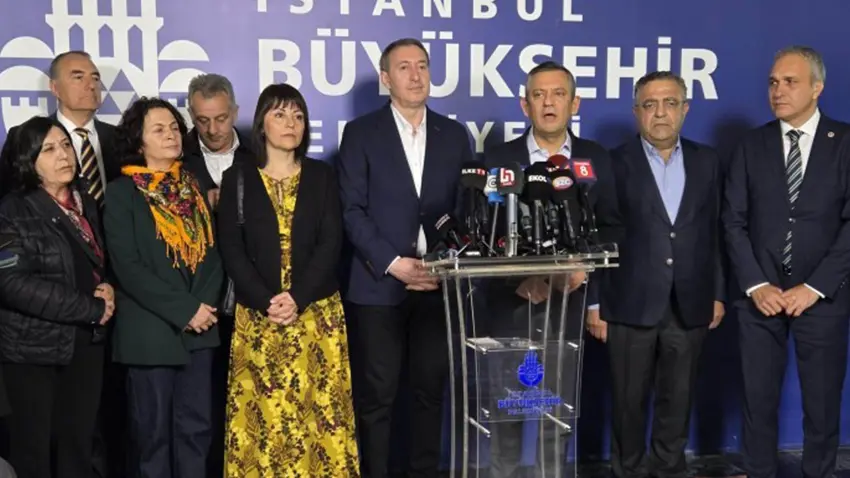 Daxuyaniya hevpar a Ozel û Bakirhan: "Ev derbe ew ê li hêza gel biqewimin"