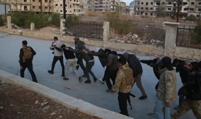 Amarên komkujiya berava Sûriyê eskere bûn: 811 tawan û navê 2.246 qurbaniyan hate belgekirin