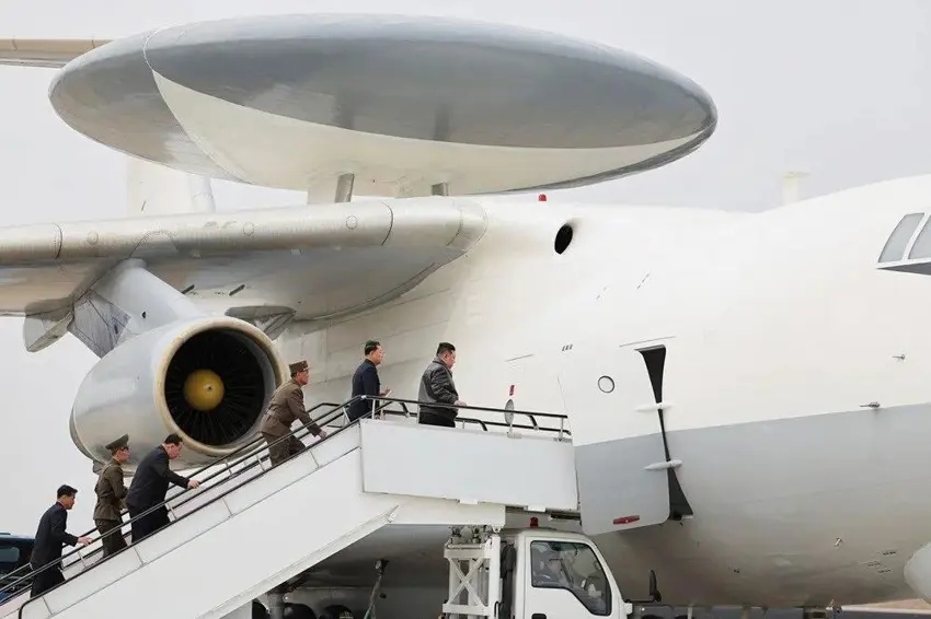 Kuzey Kore’den yeni uçagi ile gövde gösterisi