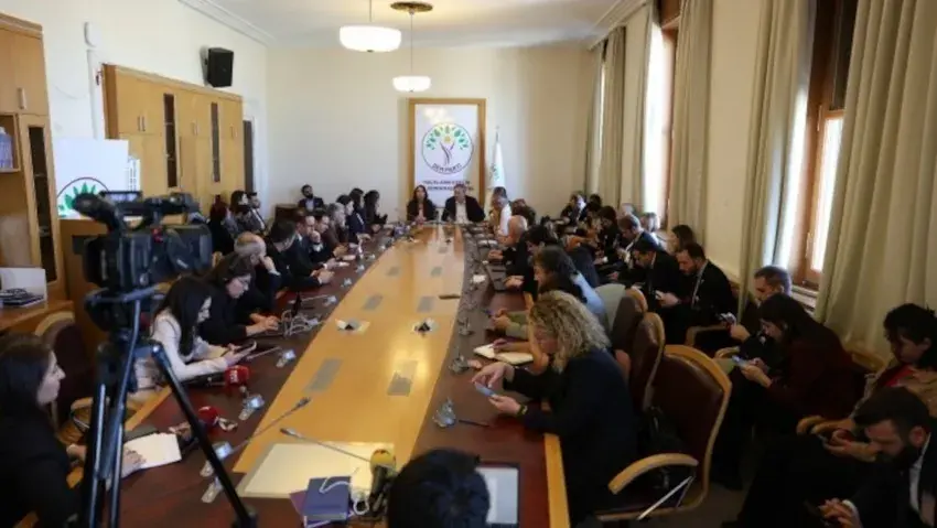 DEM Partî: Banga Ocalan HSD’ê li xwe nagire, navnîsana çareseriyê parlamento ye