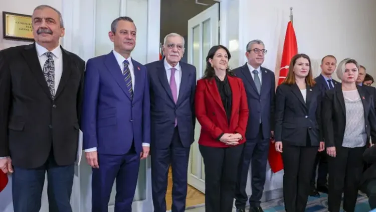 DEM Parti heyeti Özgür Özel ile görüsecek