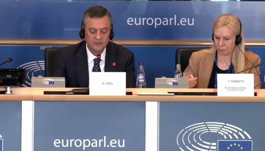 Serokê CHPê: Demokrasiya Tirkiyê ji ya hin welatên Ewropî bipêstir e