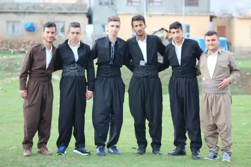 Bokan | Rejîma Îranê ji ber lixwekirina sal û sapikên Kurdî xwendekar tehdît kirin