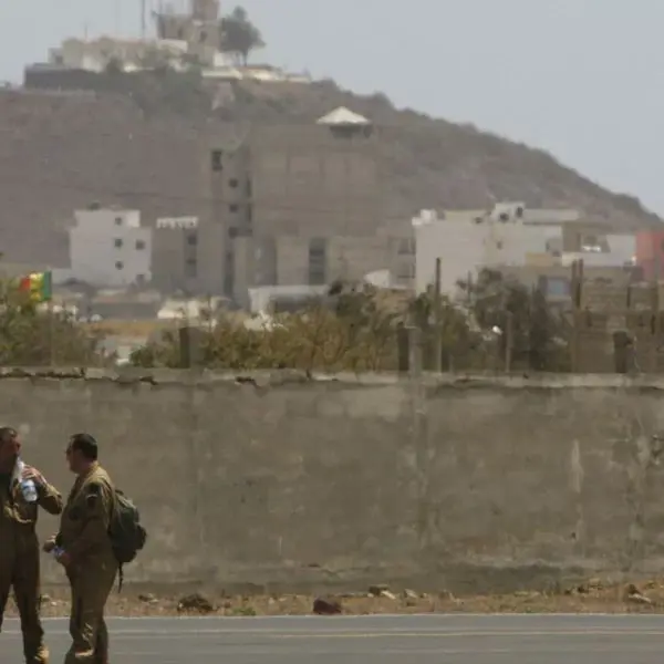 Fransa dest bi vekisîna ji Senegalê dike