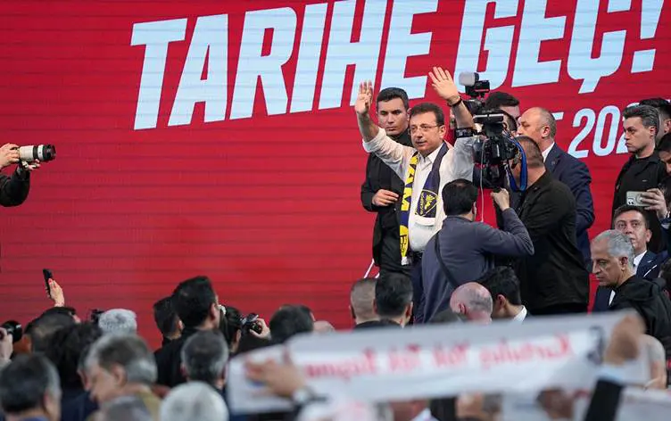 Imamoglu adaylik yarisini Izmir’den baslatti