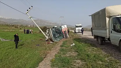Van'da yolcu otobüsü devrildi: 28 yaralı! 
