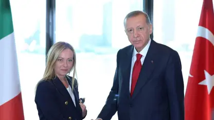 Erdoğan, bi serokwezîra Îtalyayê bi Meloni re axifî