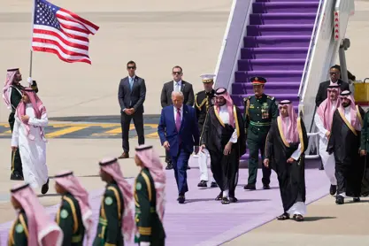 ترامپ لە سەعوودیە : ئەگەر ئێران لقی زەیتون ڕەت بکاتەوە، هیچ بژاردەیەکی ترمان نابێت جگە لە بەکارهێنانی زۆرترین فشار