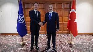Hakan Fidan, bi sekreterê NATOyê Rutte re li Antalya civiya
