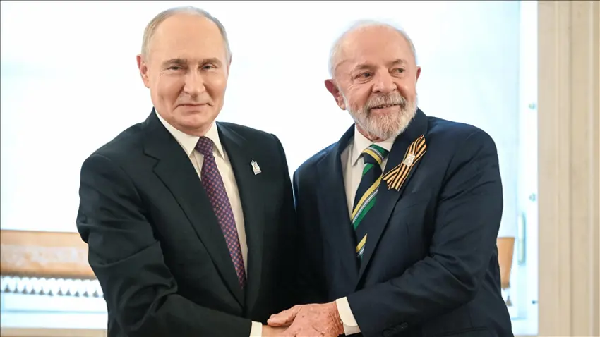 /haberresimleri/2025514/putin-brezilya-devlet-baskani-da-silva-ile-gorustuheadLine.webp