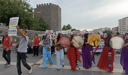 Diyarbakır’da Kürtçe için yürüyüş yapıldı 