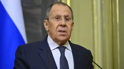 Lavrov: “Ne raste ku em bi agirbesê dest bi çareseriyê bikin”