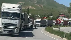 Li ser sînorê Sêro (Esendere) rêza TIRan 2 km dirêj bû