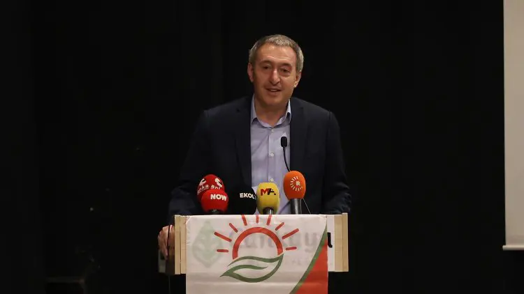 Tuncer Bakırhan: Pêvajoya aştî û demokrasiyê ji bo 85 milyon kesan e