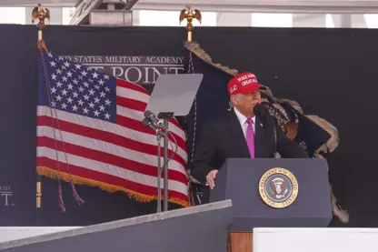 Trump: Min artêşa herî bihêz a cîhanê damezrand