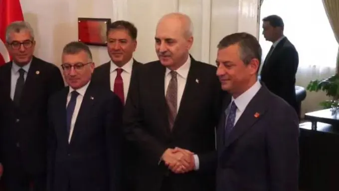 Numan Kurtulmuş û Özgür Özel Civiyan
