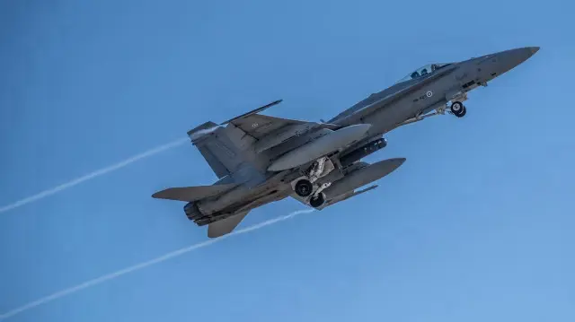 Finlandiya'da orduya ait savaş uçağı düştü!