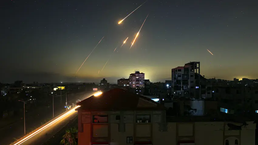 İran'da İsrail'in saldırılarıyla ilgili 14 kişi gözaltına alındı