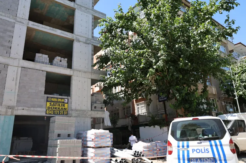 Li Diyarbekirê 2 karker di înşaatê werbûn
