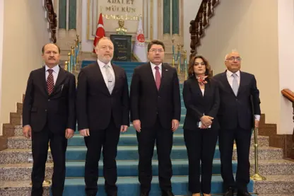 Wezîrê dadê Yılmaz Tunç bi DEM Partiyê re hevdîtin kir