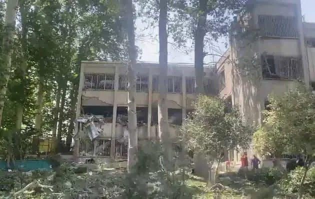 ووتەبێژی دەزگای قەزایی و یاسایی ئێران : ژمارەی کوژراوانی هێرشی ئیسرائیل بۆ سەر زیندانی ئێڤین گەیشتە ٧١ کەس