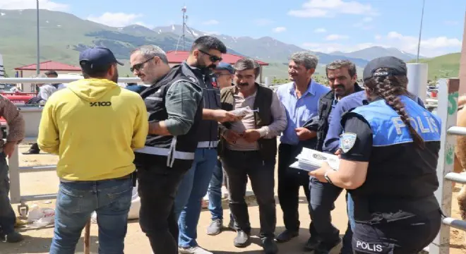 Li bajarê Erzeromê 53 koçber hatin girtin