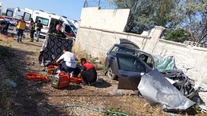 Otomobîlekî lastîka wê teqiya: 1 mir û 6 kes birîndar bûn