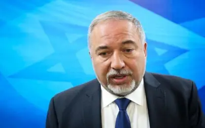 Avîgdor Lîeberman: Netanyahû xayîn e, çekan dişîne Xezeyê