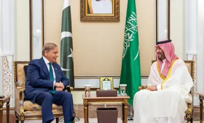 شازادەی جێنشینی سەعوودیە و سەرۆکوەزیرانی پاکستان سەبارەت بە پەیوەندییە دووقۆڵییەکان و پرسەکانی ناوچەکە ووتووێژیان کرد