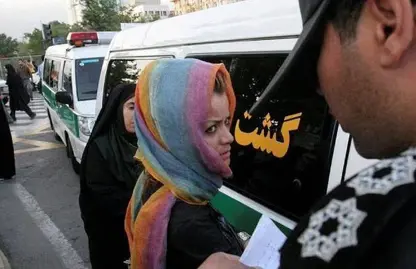 Rejîma Îranê di meha Gulanê de bi kêmanî 7 jinên aktîvîst girtin: Ji wan jinek Kurd e