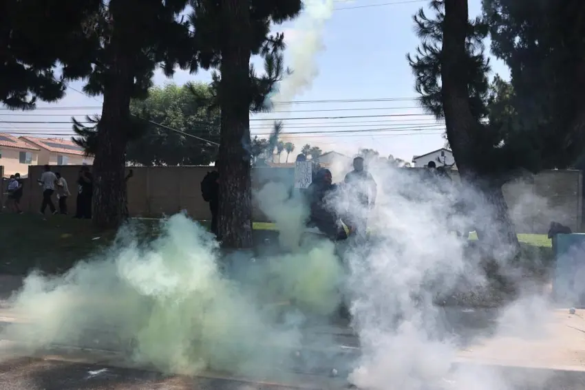 Li Los Anglesê di protestoyên dijî girtina koçberan de rewş aloz bû
