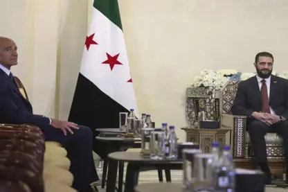 Tom Barrack: Di navbera hikûmeta Sûriyeyê û Kurdan de nakokî hene