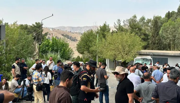 PKK'nin silah bırakma töreni için hazırlıklar sürüyor: Katılımcılar Dukan'da toplandı 