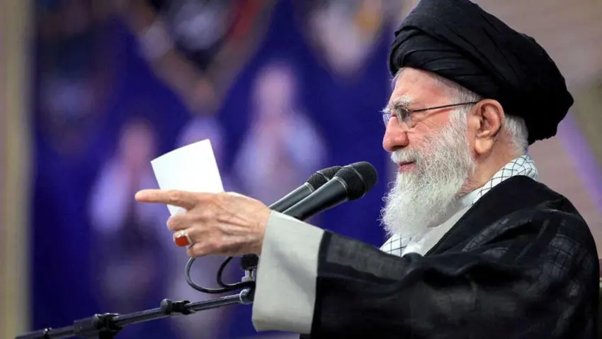 Hamaney: ABD’ye daha büyük darbeler indirilebiliriz