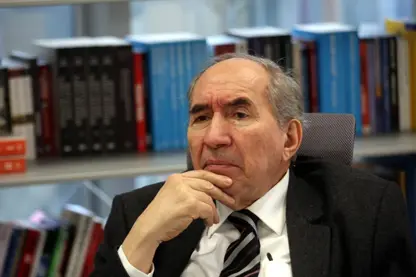 Serokê berê yê CHPê û hem nivîskar Altan Öymen li nexweşxanê entube kirin