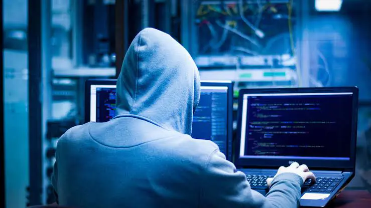 /haberresimleri/2025723/bilgi-teknolojileri-dairesi-siber-saldirisi-konusunda-uyardiheadLine.webp