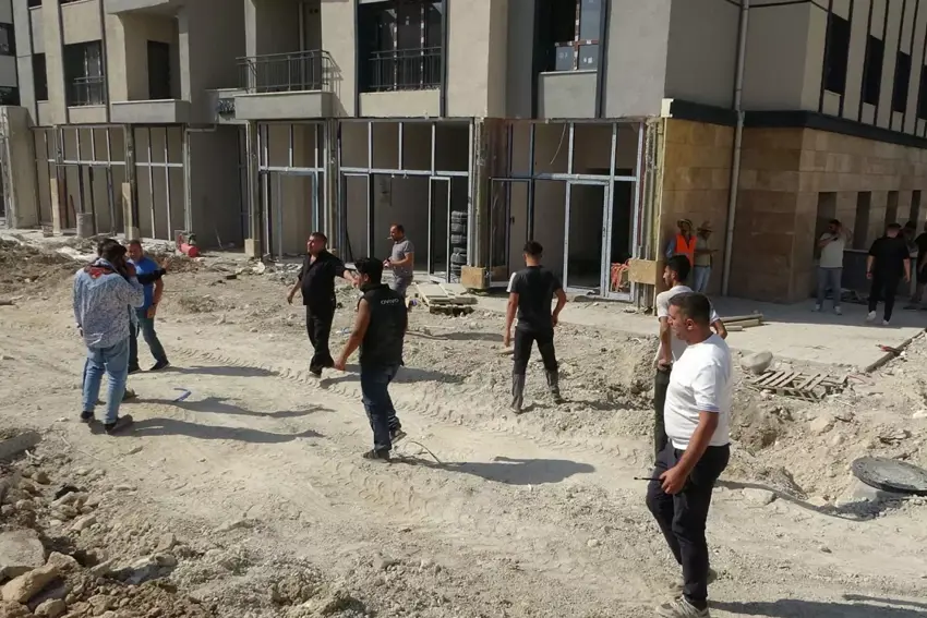 Li bajarê Meletiyê di navbera karkerên şantiyê de şer derket: 16 birîndar