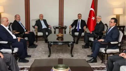 Hakan Fidan li Enqerê bi şandeya Hamasê re civiya