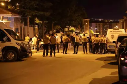 Li Xarpêtê 2 malbat li ber navenda polîs li hev xistin: 3 birîndar