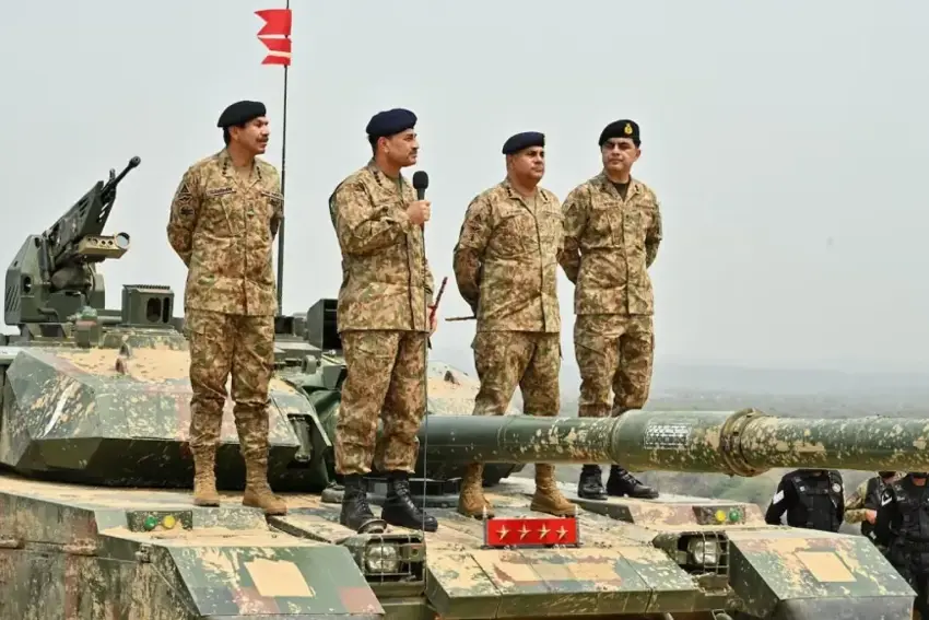 Serfermandarê Artêşa Pakistanê gefên nukleerî xwar 