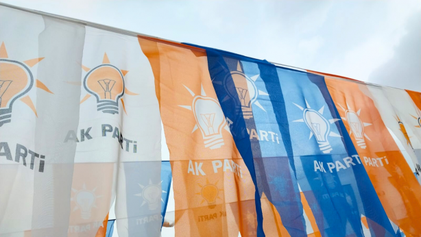 AKP: Partiye çeşitli noktalardan katılımlar olacak